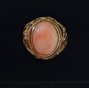 10k Vintage Coral Dinner Ring